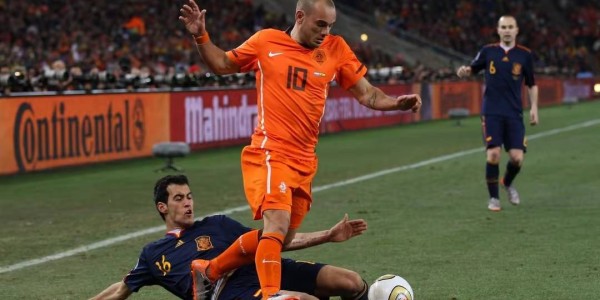 被梅西“偷走”金球奖？荷兰名宿斯内德至今不服，对媒体一顿抱怨